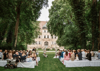 Gäste bei der Hochzeit